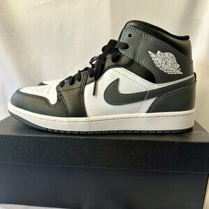 Size 9 Men's AIR JORDAN Retro Mids LIKE NEW with BOX Color Black/White/Iron Grey